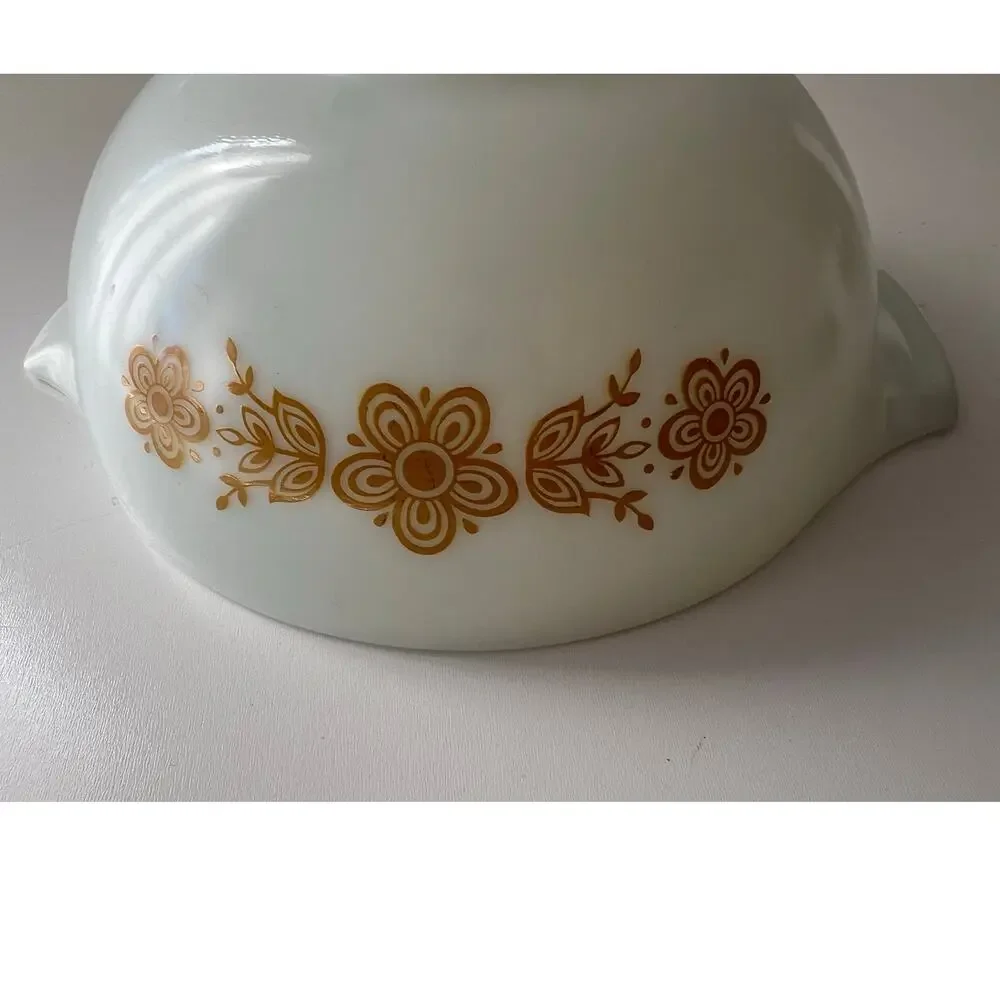 Pyrex Ceramic Bowl 443 2.5 Quarts Excellent Cinderella Gold Flowers